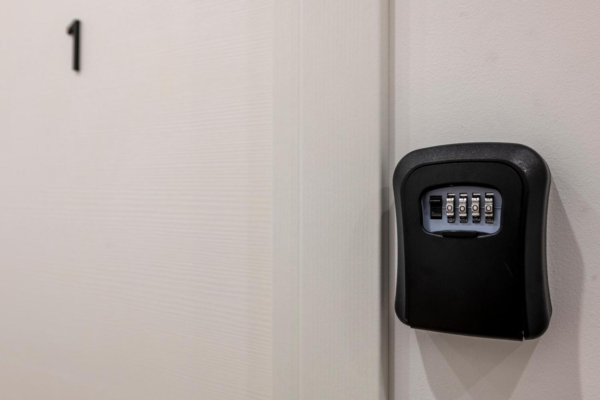 Bnbutler - Inbrera Suites - Giulianova, 1 ミラノ エクステリア 写真