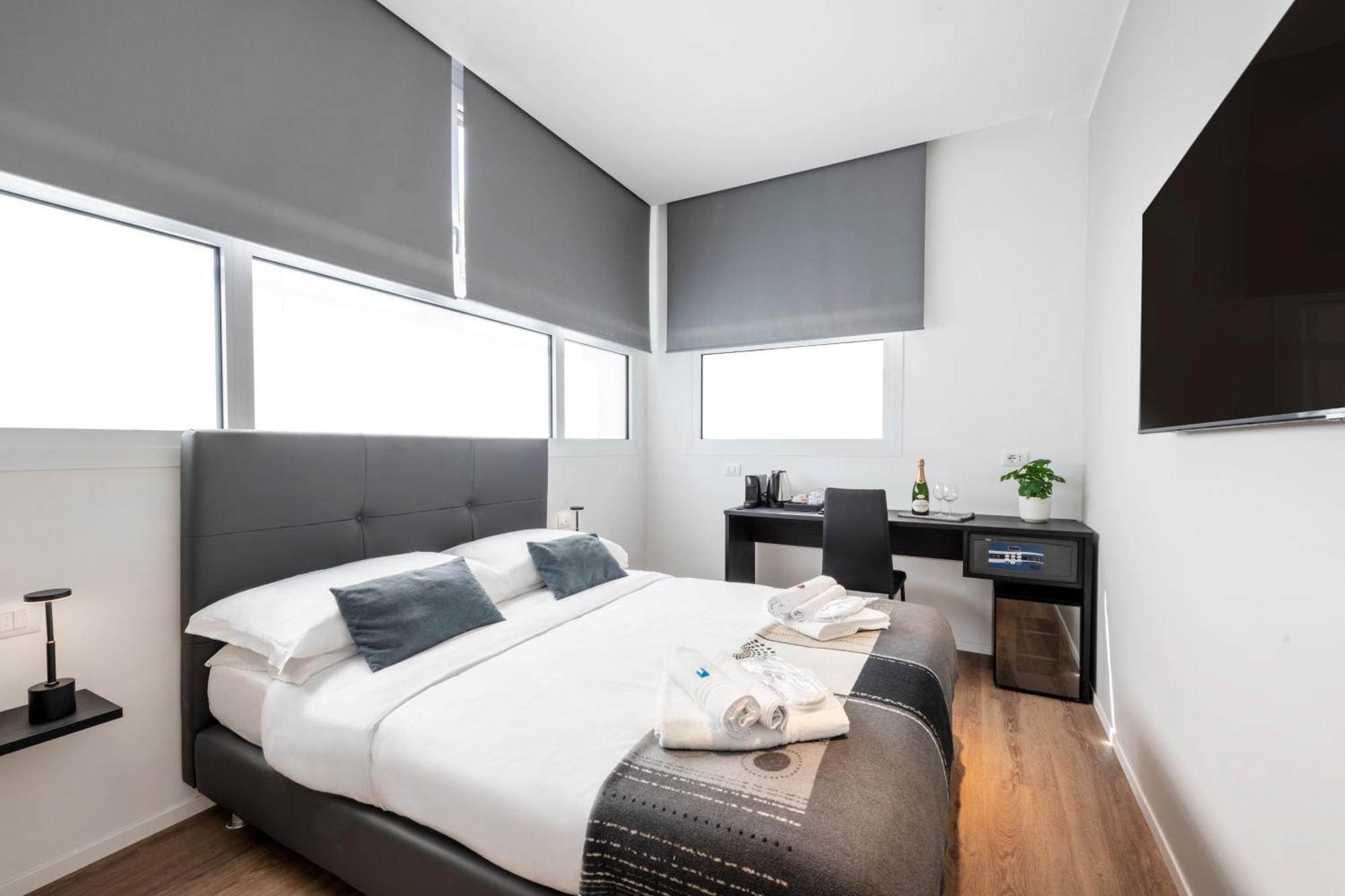 Bnbutler - Inbrera Suites - Giulianova, 1 ミラノ エクステリア 写真