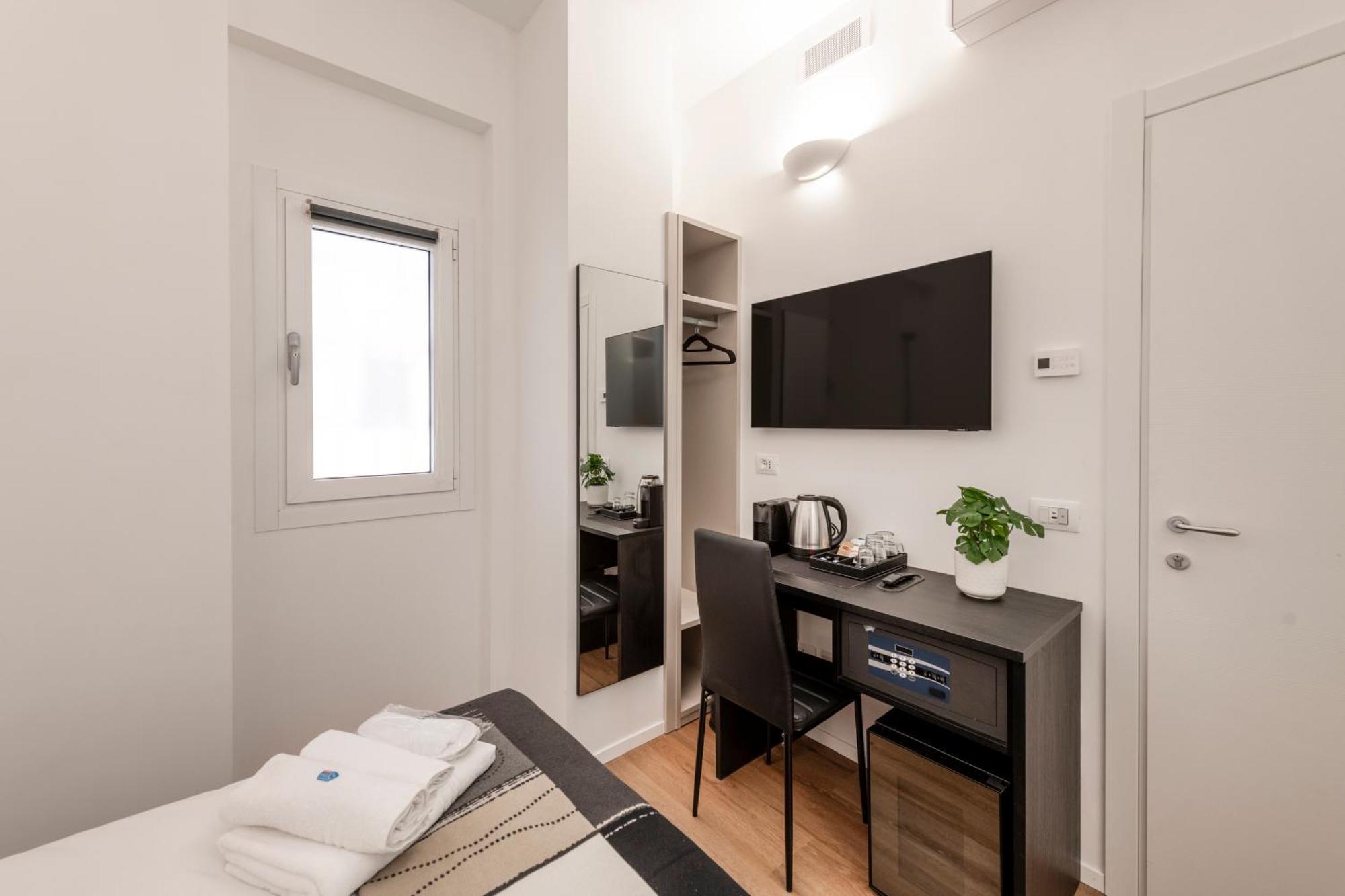 Bnbutler - Inbrera Suites - Giulianova, 1 ミラノ エクステリア 写真