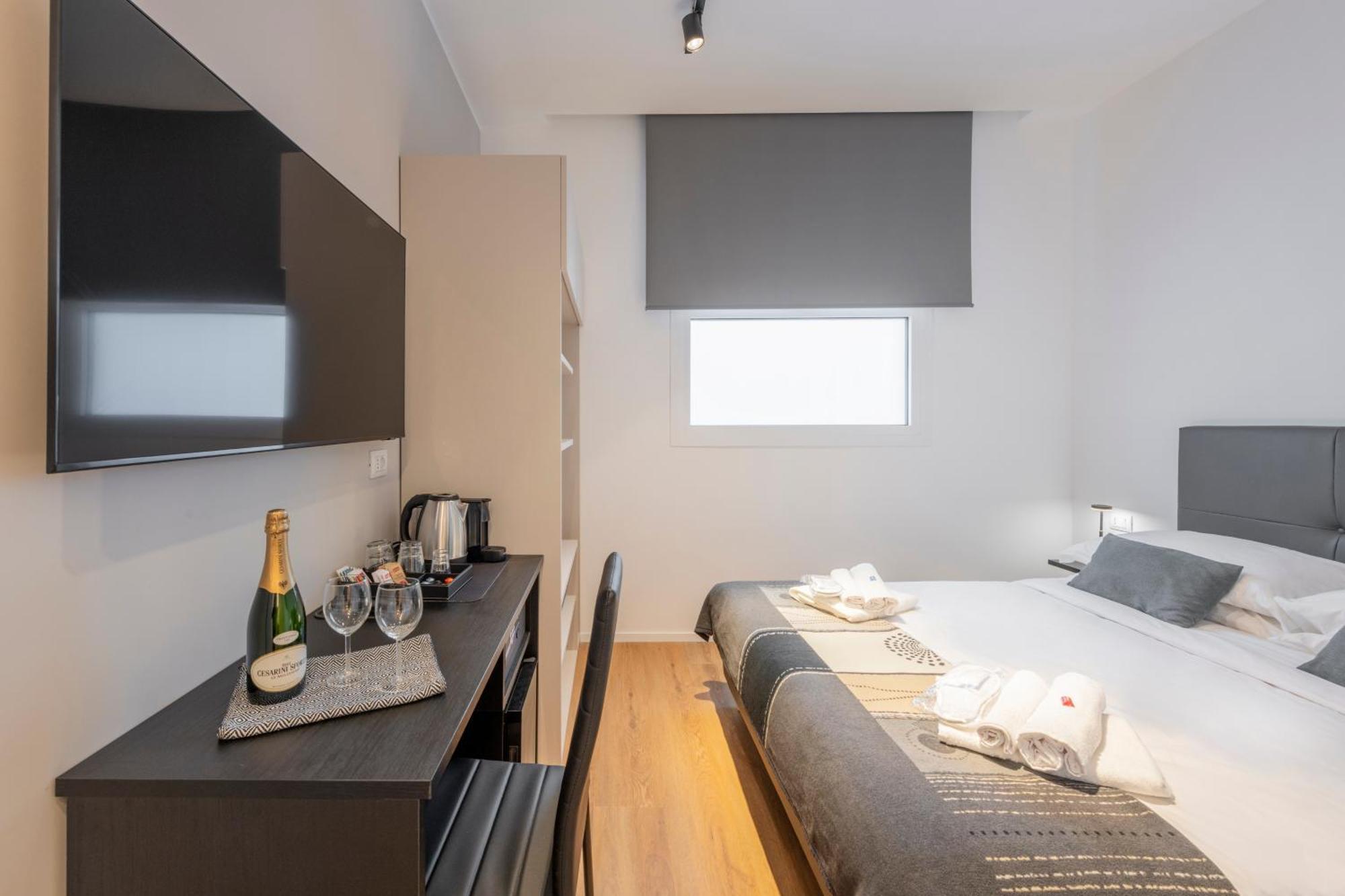 Bnbutler - Inbrera Suites - Giulianova, 1 ミラノ エクステリア 写真